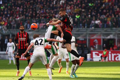 ACمىلان 2-2 ساسولو