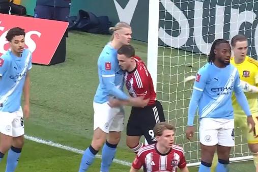 مانچېستېر شەھىرى 10-1 ئېكىستىر شەھىرى